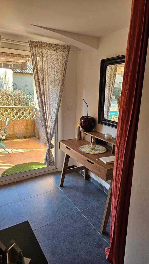 Apartamento de vacaciones para 4 personas, con jardín además de vistas y piscina - 1