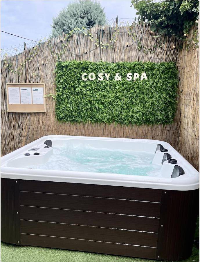 Appartement de vacances pour 4 personnes, avec Terrasse et Jacuzzi ainsi que Jardin et Sauna dans Saint-Étienne