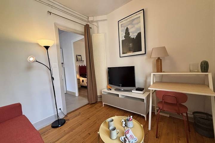 Entire apartment, Intermezzo - 1 bedroom - Terrace in Châtel-Guyon, Volcans d'Auvergne Regional Nature Park