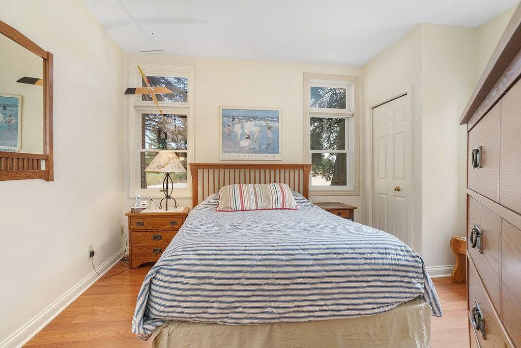 Ganze Wohnung, Gemütliche Wohnung im ersten Stock auf der Harbor in Manistee, Manistee County