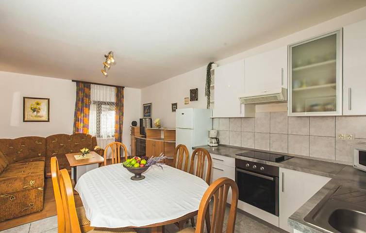Ferienwohnung für 4 Personen, mit Sauna und Terrasse sowie Pool auf Rab - 3