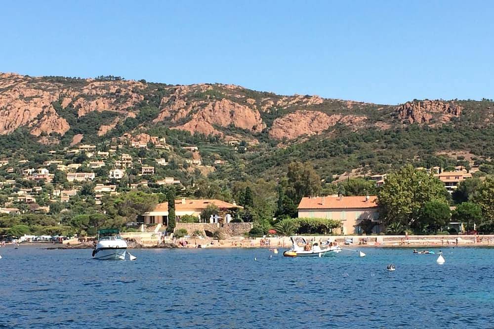 Maison historique les pieds dans la Méditerranée! in Agay, Saint-Raphaël (Var)