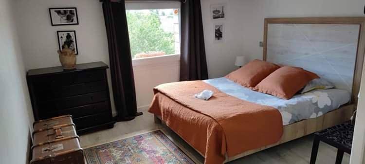 Location de vacances pour 4 personnes, avec jardin ainsi que vue et piscine à Thorigny - 4