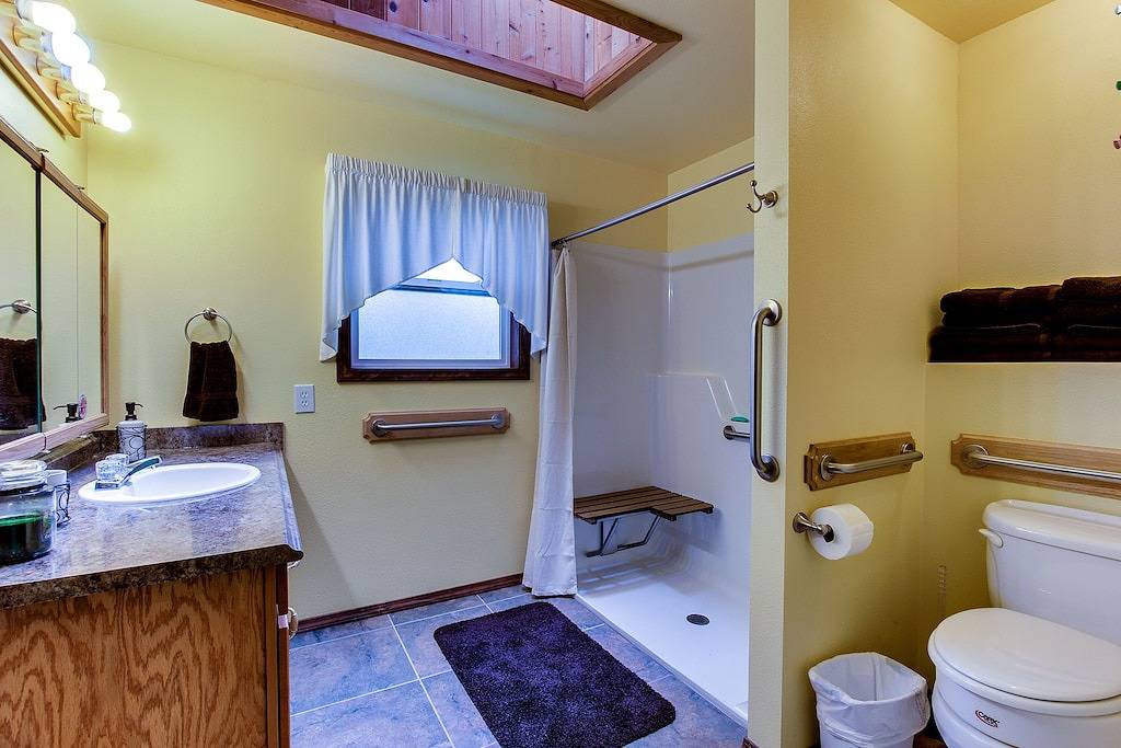 Meerblick und hundefreundliches Haus mit Zugang für Rollstuhlfahrer und eingezäuntem Hof in Lincoln County (OR)