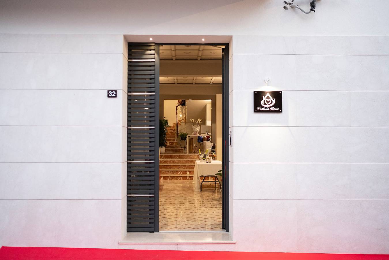 Azzurra Luxury with Shared Terrace, Wi-Fi and Air Conditioning in Marsala, Prowincja Trapani