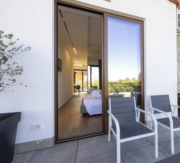 Entire studio, Holiday Apartment "La Brisa - Maestrale" with Mountain View, Private Terrace and Wi-Fi in Capo d'Orlando, Messina Province
