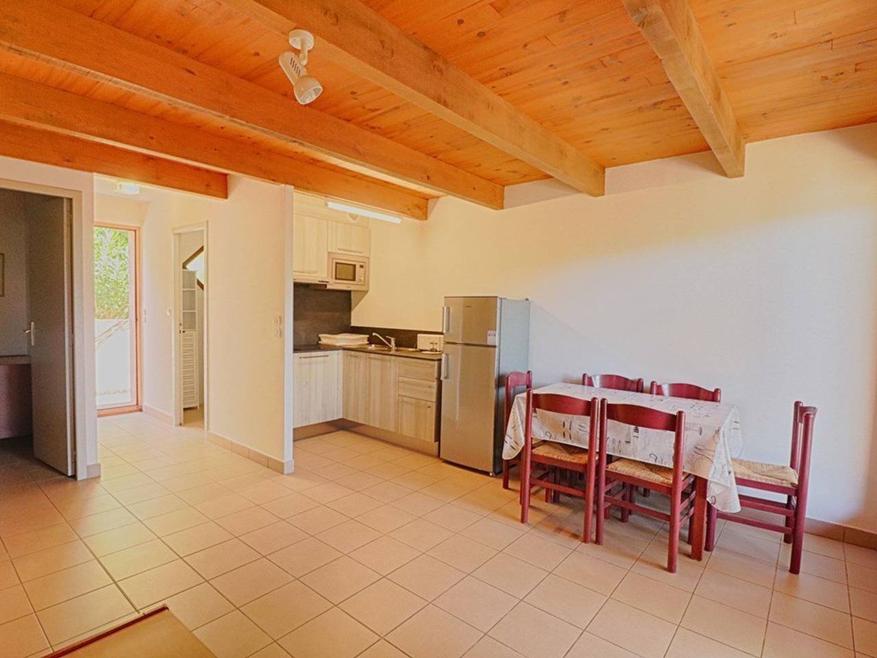 Ganze Wohnung, 3-Zimmer-Wohnung mit Garten, nahe Strand und Geschäften, 6 Schlafplätze, Wlan, Bettwäsche inkl. in Tiuccia, Calcatoggio