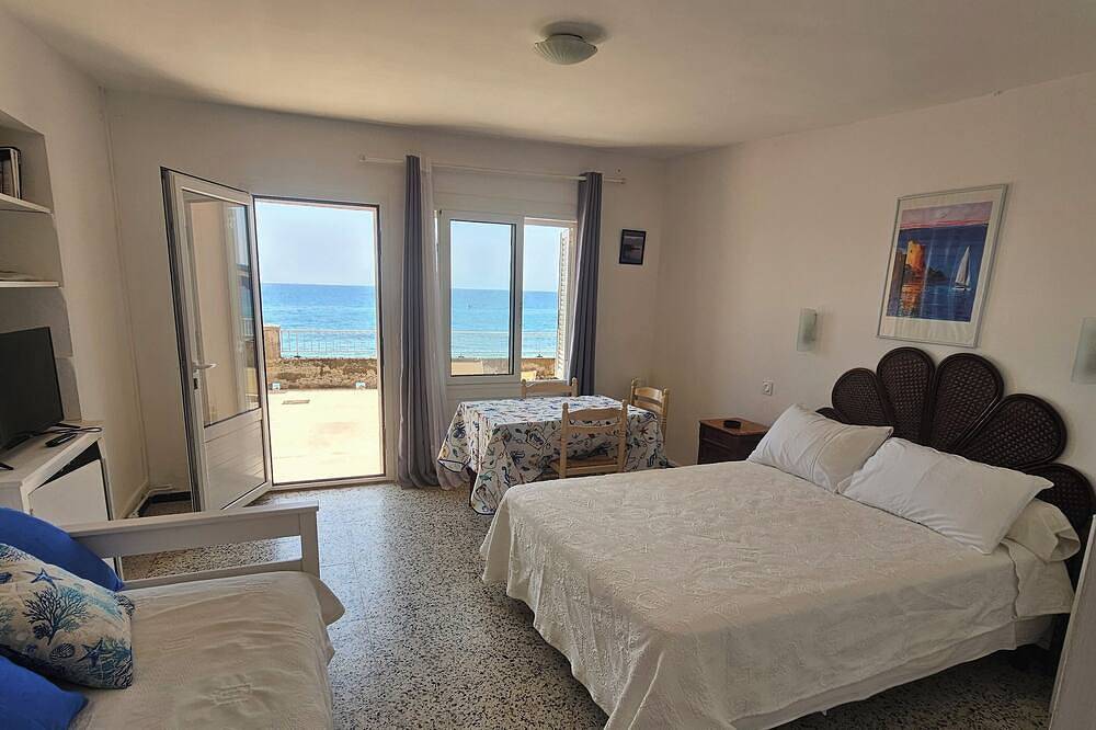 Geheel appartement, Waterfront Studio in Erbalunga, Brando