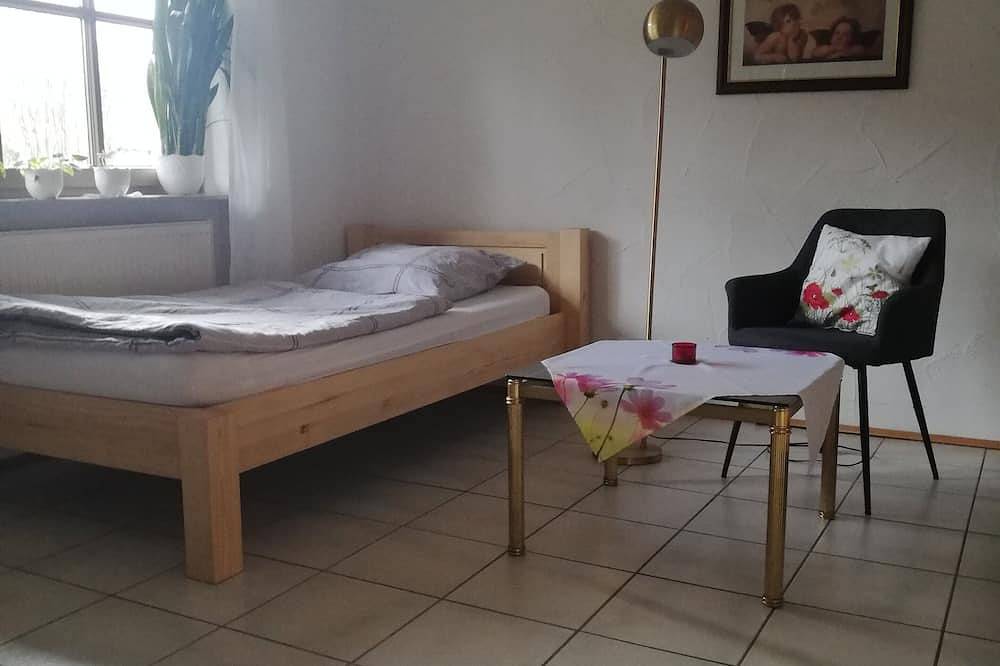 Ganze Wohnung, Ferienwohnung (90qm) mit Kamin in Karlstadt, Fränkisches Weinland