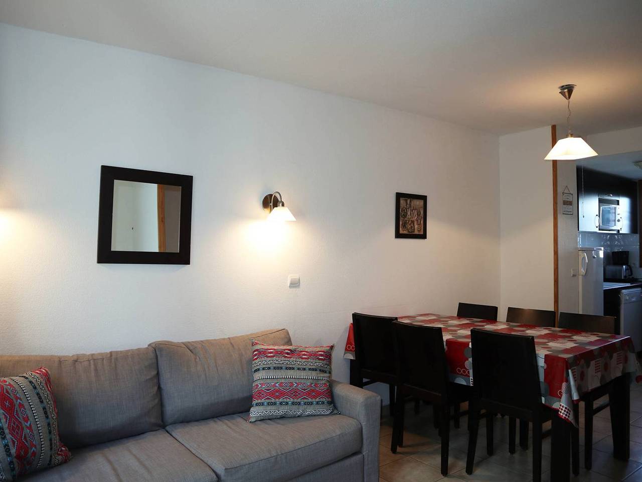 Chalet mitoyen avec piscine, sauna, hammam, départ des pistes, 2 chambres, balcon, Les Orres 1800 in Les Orres, Parc national des Écrins
