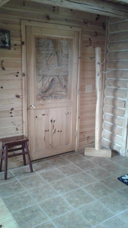 Log cabin for 8 people, with terrace and hot tub in Lake Huron
