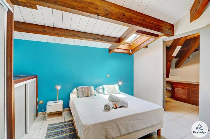 Gîte pour 8 personnes, avec terrasse dans Plage des Roches Noires - 2