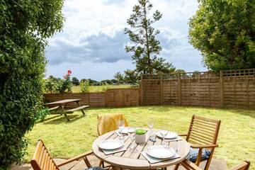 Beach House for 6 People in West Wittering, West Sussex, Photo 3