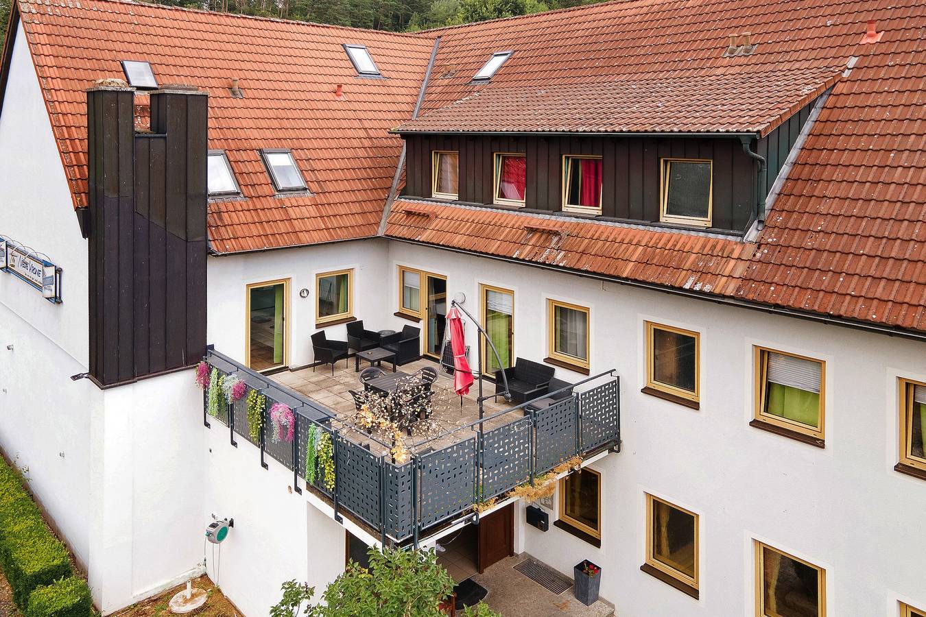 'Zimmer 18' mit Privatterrasse, Gemeinschaftsgarten und Wlan in Markt Erlbach, Romantische Straße