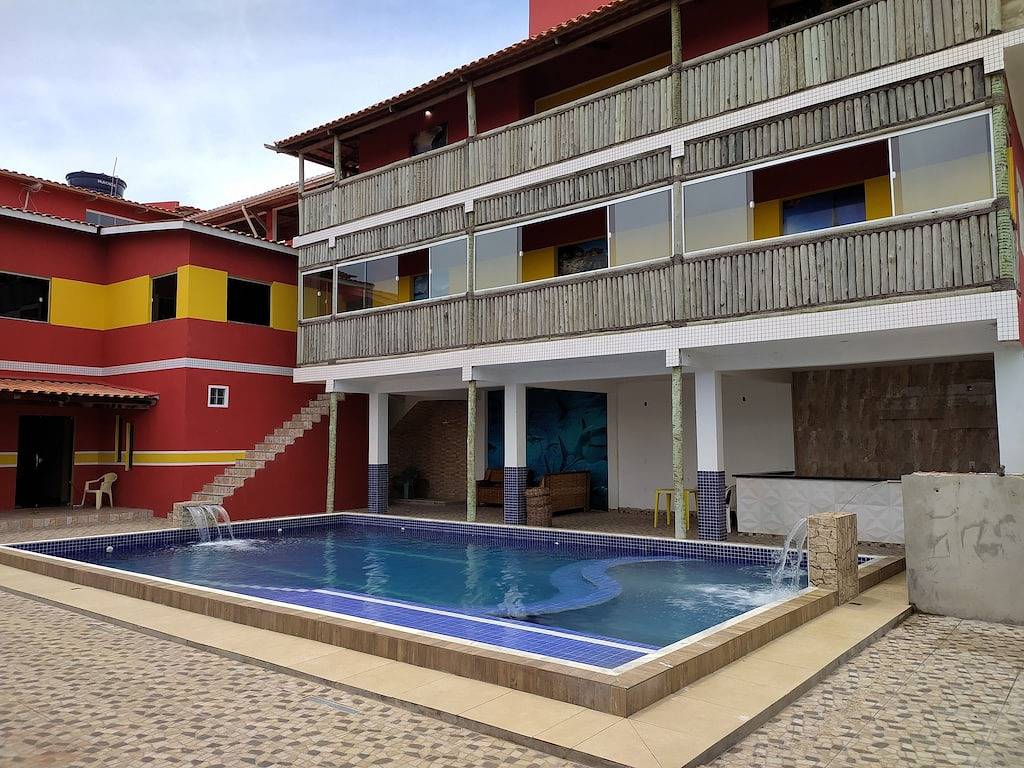 Luxury guesthouse and 2 holiday homes, 30 meters from the sea, Wi-Fi, air conditioning in Recôncavo Baiano