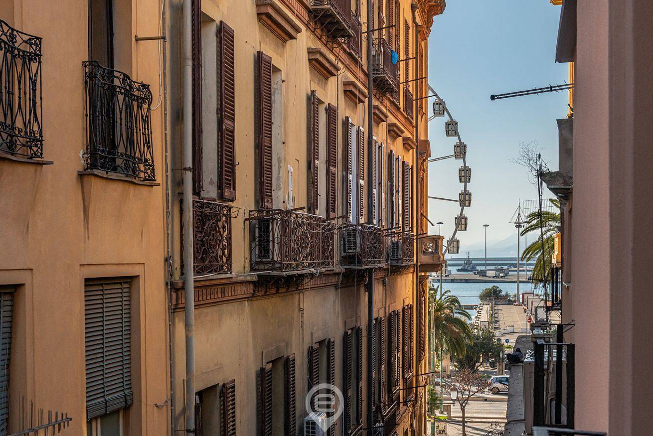 Geheel appartement, Vakantieappartement voor 2 personen met balkon/terras in Marina (Sardinia), Cagliari