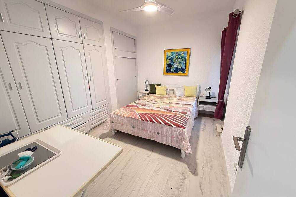 Entire apartment, Top apartment in Guardamar del Segura as good as new renovated 10 min walk to the sea in Playa Moncayo, Guardamar del Segura