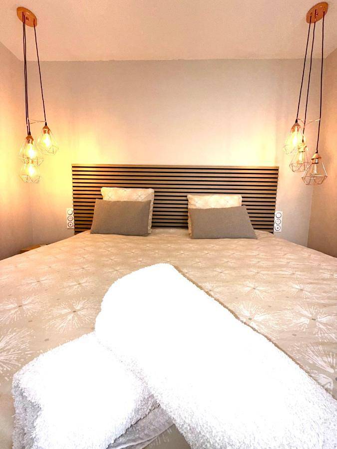 Four-Bedroom Villa in Berre-les-Alpes, Côte méditerranéenne (France)