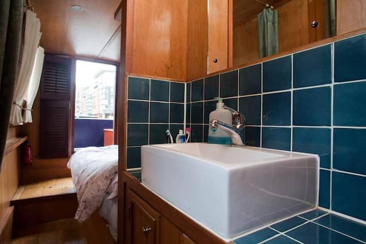 Glamping for 8 people in Edinburgh