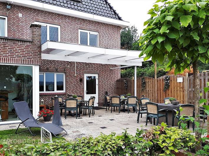 Vakantiehuis voor 60 personen, with sauna and balkon/terras as well as terras in Groesbeek