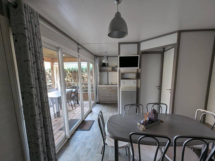 Sunêlia Domaine de Champé - Mobilheim 6 personen - Sunêlia Luxe Fabre 3 Zimmer 37m² - Tv - Lv - Überdachte Terrasse - Bettwäsche vorhanden in Bussang, Regionaler Naturpark Belchen der Vogesen