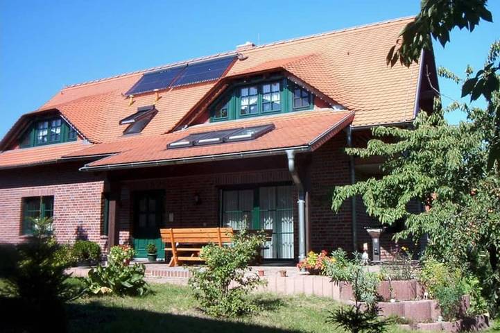 Ferienwohnung für 12 Personen, mit Balkon und Garten sowie Sauna in Bad Schmiedeberg