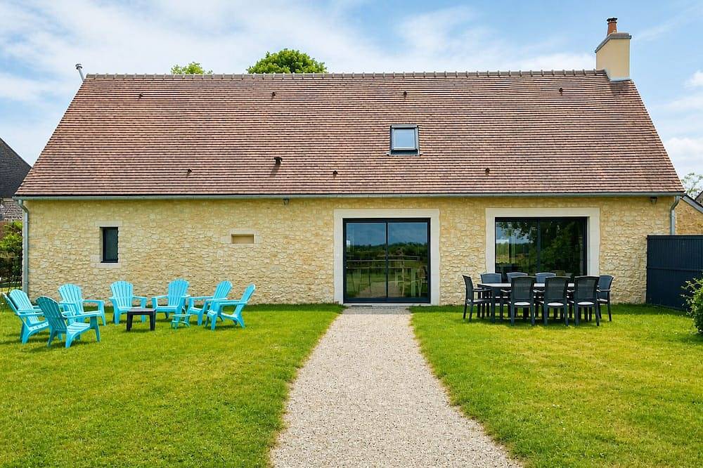 Gîte calme avec wifi et piscine partagée en pleine nature in Bernay-Neuvy-en-Champagne, Sarthe