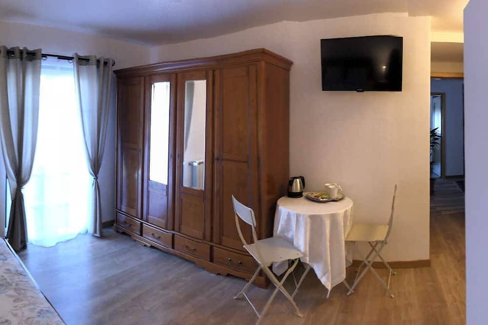 Terreno Terra Luso perto da Serra de Montejunto. in Serra de Montejunto, Distrito de Lisboa