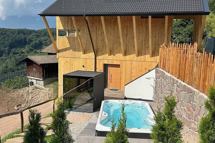 Ferienwohnung für 4 Personen, mit Whirlpool und Terrasse sowie Garten und Sauna