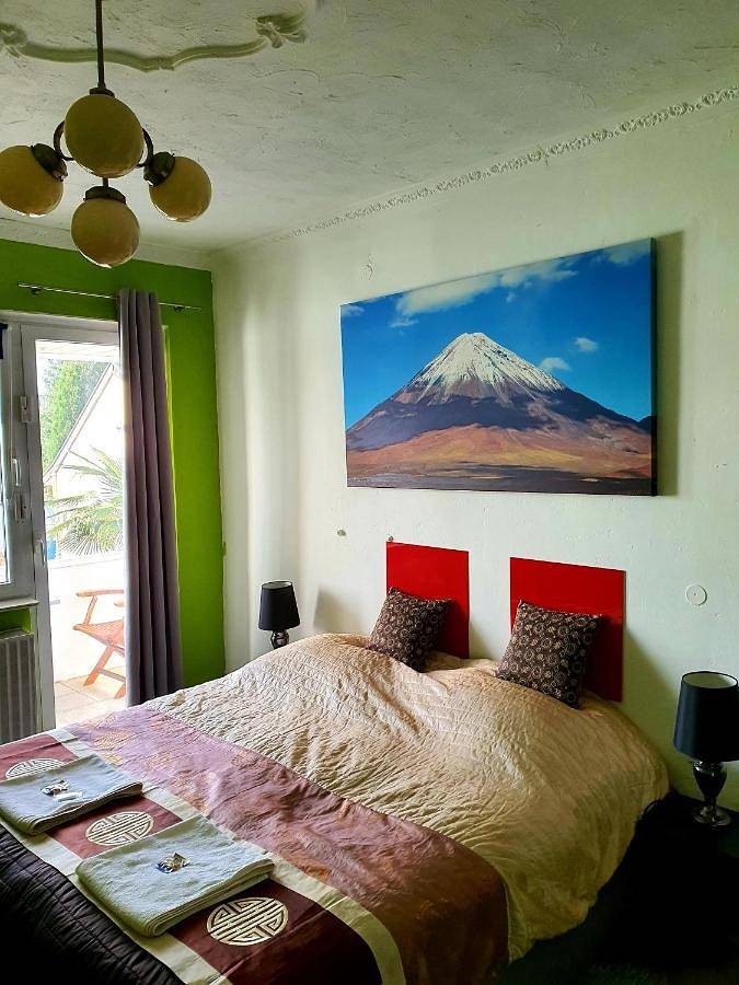 Deluxe Double Room with Shared Bathroom in Kalk (Keulen), Keulen