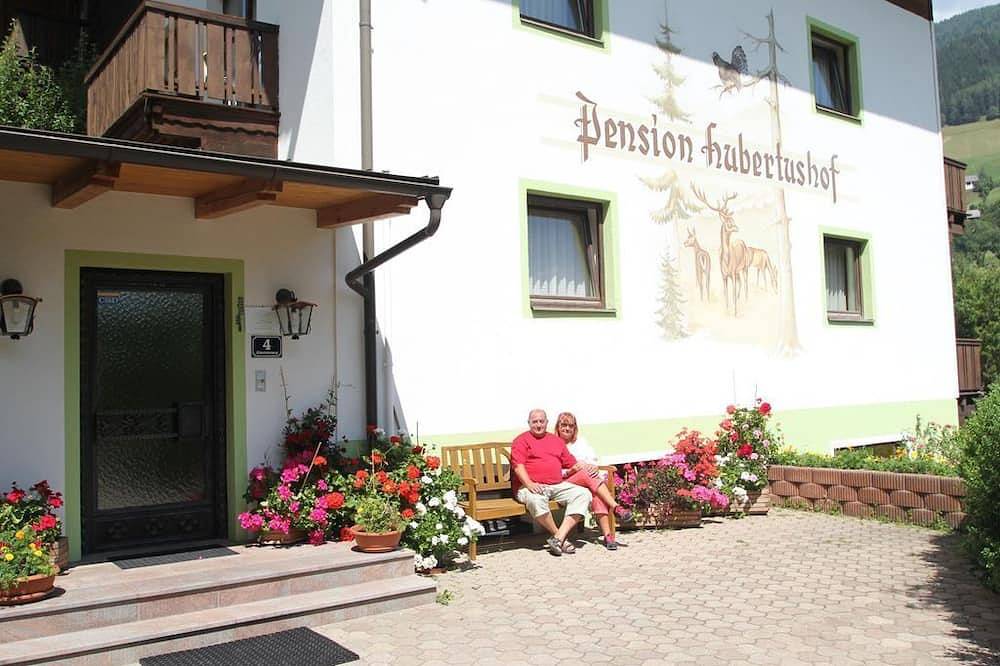 Familienzimmer - Hubertushof Beim Römerbad in Bad Kleinkirchheim, Nockberge