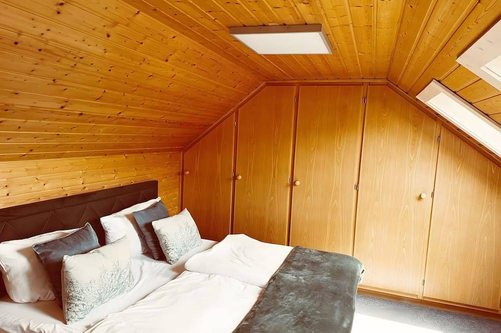 Ganze Wohnung, Ferienwohnung 'Im Wiedener Hof' mit Bergblick, Balkon und Wlan in Suedlicher Schwarzwald, Wieden