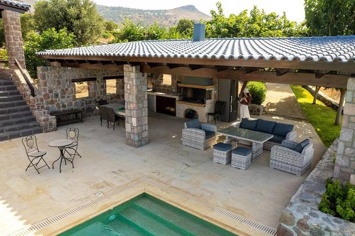 Location de vacances pour 18 personnes, avec jardin ainsi que piscine et vue dans Perdika - 4