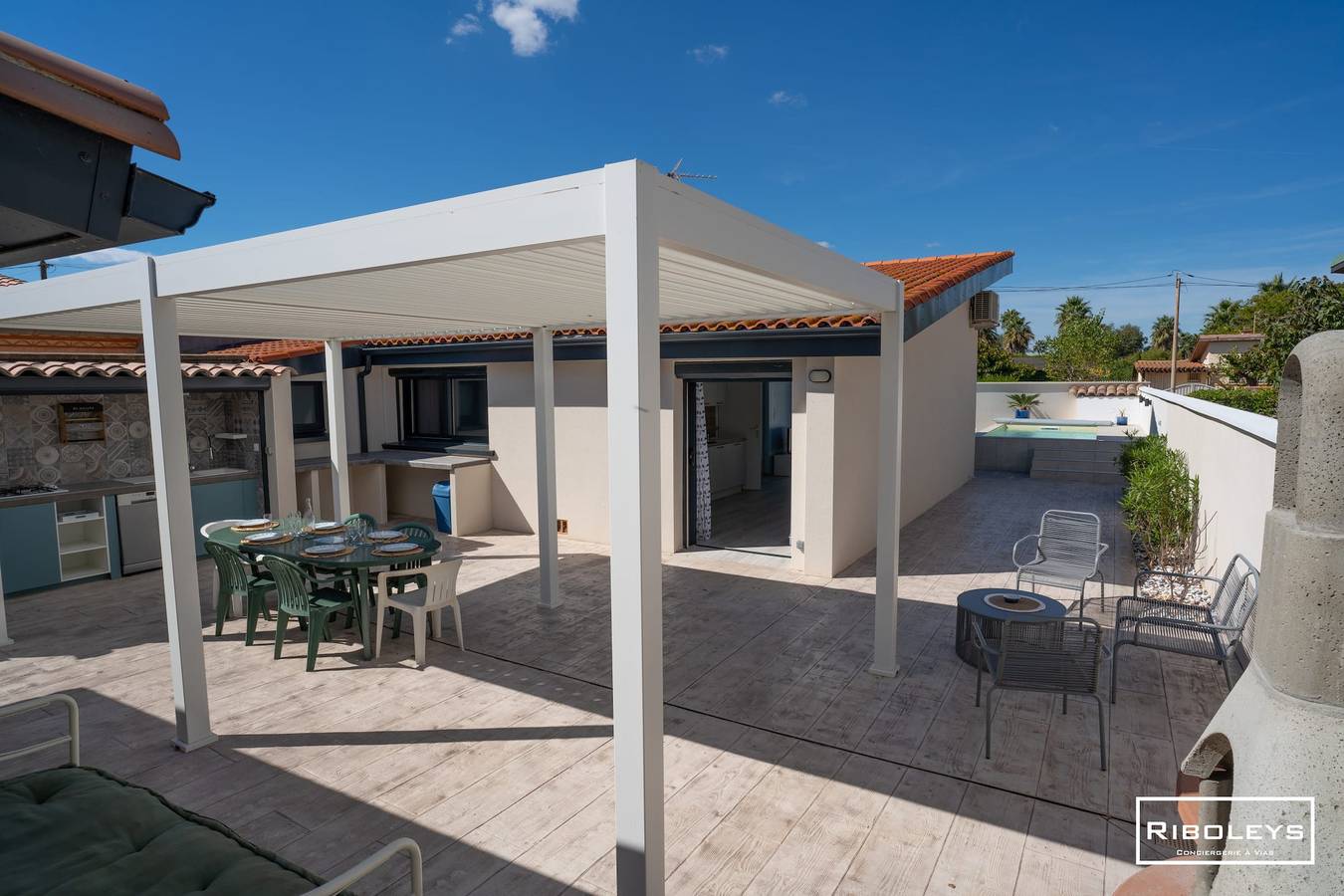 Riboleys - Villa 10 personnes avec piscine privée à 200m de la mer in Vias Plage, Vias