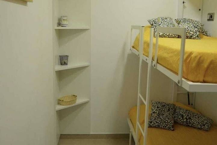 Ganze Wohnung, Apartment for 4 people on the seafront in Roses in Olot, Naturpark Zona Volcànica de la Garrotxa