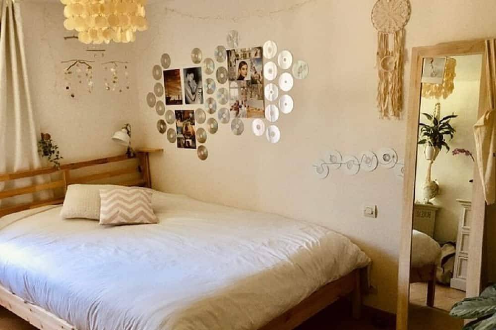 Room in longère, Bath room, Breakfast in Pleudihen-sur-Rance, Dinan region