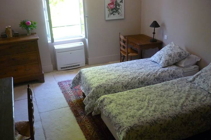 Location de vacances pour 13 personnes, avec jardin et terrasse à Colonzelle - 4