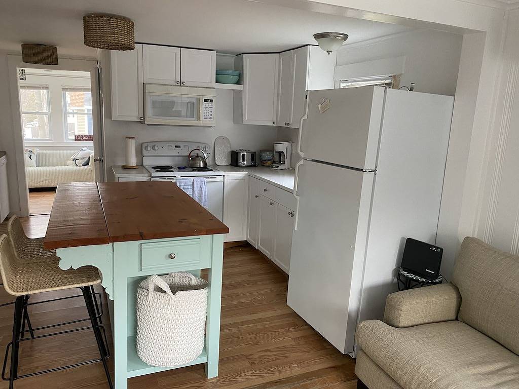 Longs Sands Beach Cottage mit neu renoviertem Bunkhouse, nur einen kurzen Spaziergang vom Strand entfernt! in Cape Neddick, York County