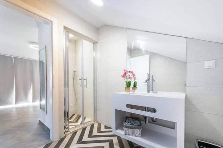 Villa pour 4 personnes, avec sauna ainsi que jacuzzi et balcon à Mlini - 3