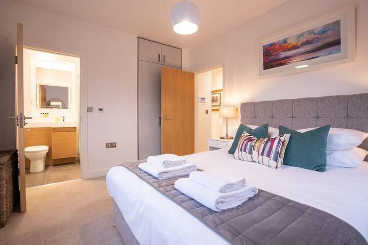 Apartment for 6 people in Windsor