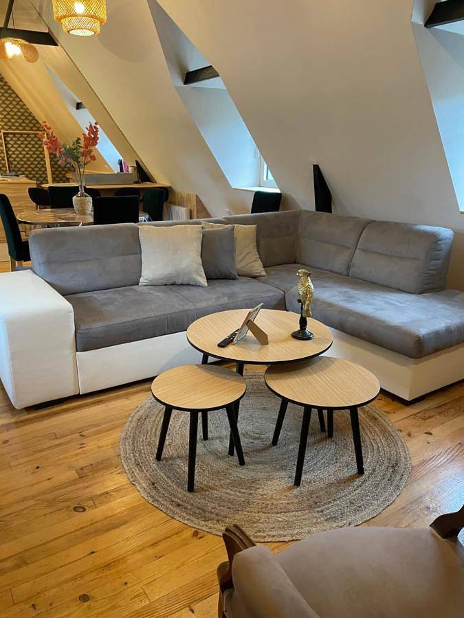 Gîte pour 32 personnes, avec terrasse et vue, animaux acceptés à Plounéventer - 3