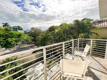 Vacation Home for 2 Guests in Silver Bluff Estates, Miami, Picture 2