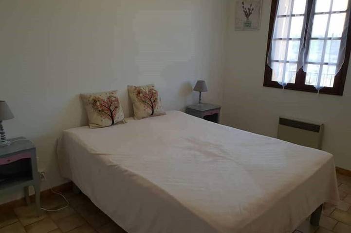 Appartement entier, Jasmin Lou Cigaloun Ana Location in Gréoux-les-Bains, Alpes-de-Haute-Provence