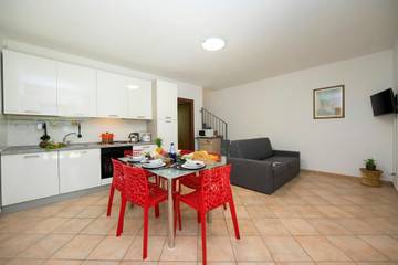 Casa Vacanza per 5 Persone in Laveno-Mombello, Lago Maggiore (Lombardia), Foto 3