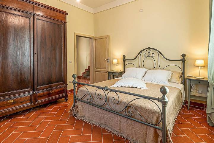 Location de vacances pour 10 personnes, avec jardin dans Orentano - 4