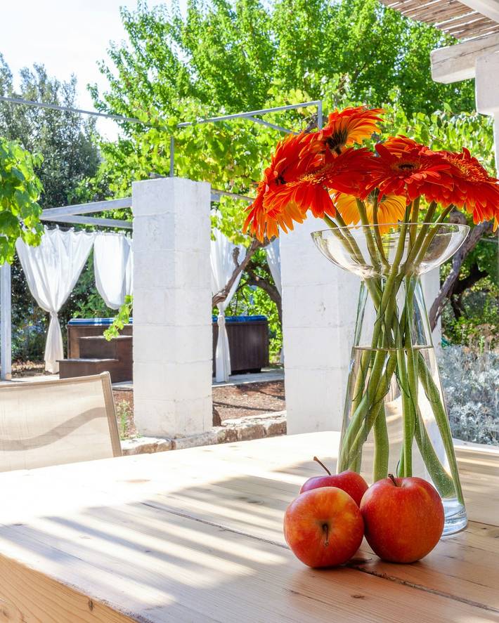 Casa tra i frutteti con jacuzzi a Cisternino in Cisternino, Salento