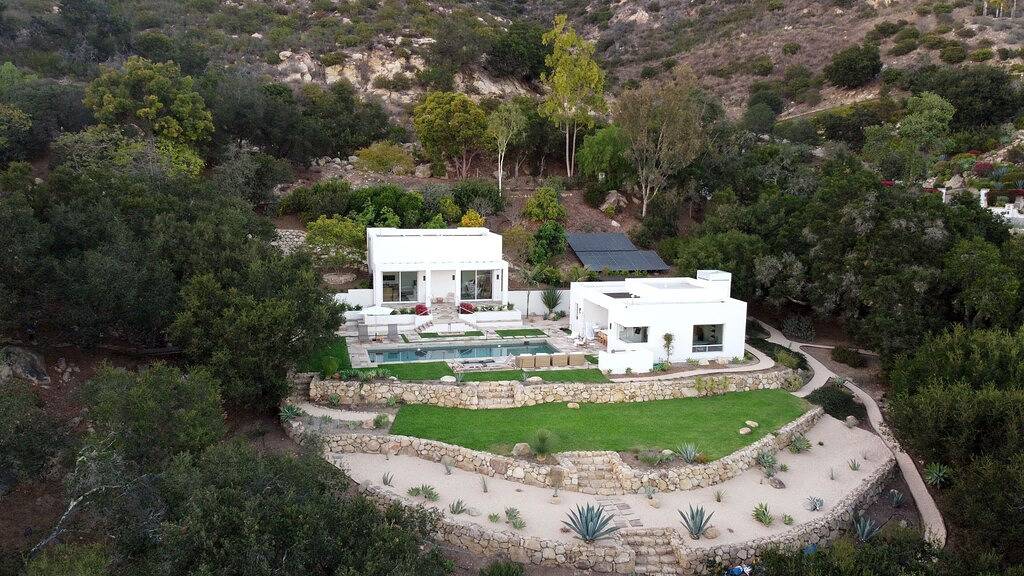 Degree Ocean Views, 47’ heated pool, stunning contemporary coastal retreat. in Montecito, Santa Barbara County