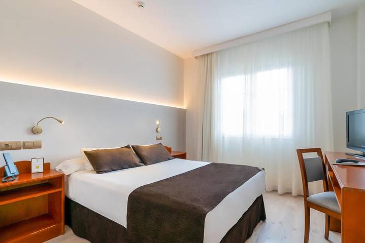 Hotel para 3 personas, con jardín - 1