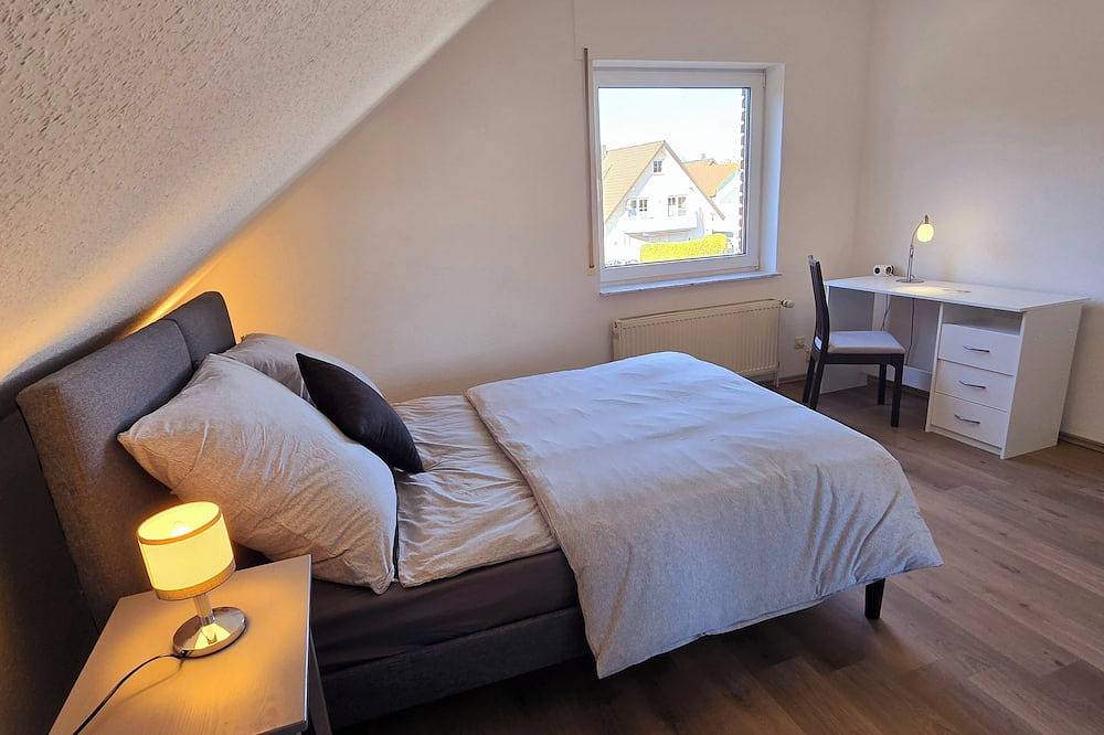 Große Dachgeschosswohnung in Löhne/Bad Oeynhausen in Löhne, Wiehengebirge