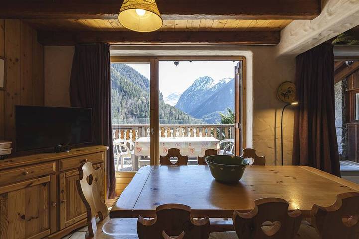 Chalet für 8 Personen, mit Garten und Pool sowie Whirlpool und Balkon - 1